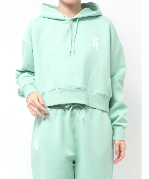 CALNAMUR（カルナムール）の「【CALNAMUR×NEW ERA®】SWEAT SHORT HOODIE CALNAMUR（パーカー・レディース・ミントグリーン/ブラウン・M/L/F）」の3枚目の写真