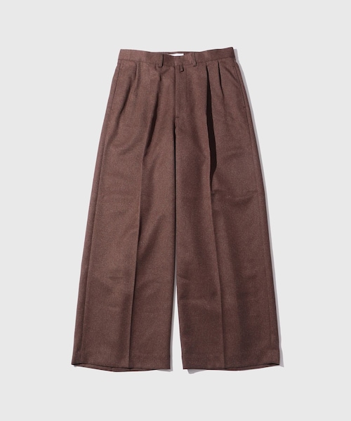 ADAM ET ROPE'（アダムエロペ）の「【REVERBERATE/リバーバレイト】TACKED TROUSERS（スラックス・メンズ・ブラック/ダークブラウン・1/2）」の4枚目の写真