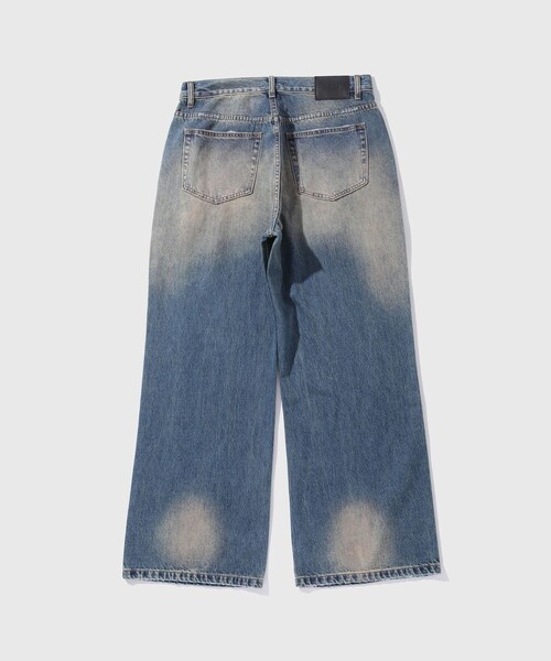 ADAM ET ROPE'(アダムエロペ)の「【CODA/コーダ】FADED DIRTY INDIGO WASHED BREAK CUT FLARED JEANS(デニムパンツ・メンズ・ブルー系・0/1/2)」の14枚目の写真
