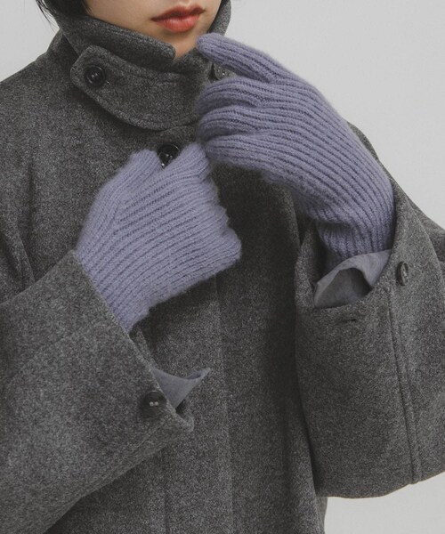 KBF（ケイビーエフ）の「リブニットグローブ（ベルト・レディース・IVORY/L.BLUE/BROWN・one）」の4枚目の写真