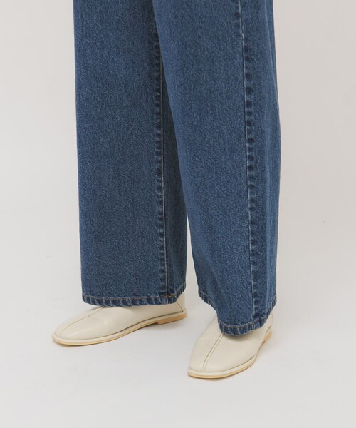 KBF（ケイビーエフ）の「センターシームフラットシューズ（パンプス・レディース・IVORY/BLACK・36/37/38）」の5枚目の写真