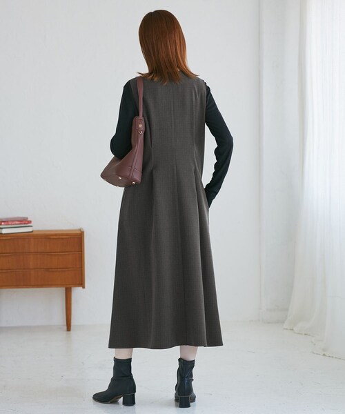 ROPE' PICNIC（ロペピクニック）の「ウエストタックジャンパースカート（ジャンパースカート・レディース・ブラック系/グレー/ライトグレー/ベージュ系/ネイビー・F）」の14枚目の写真