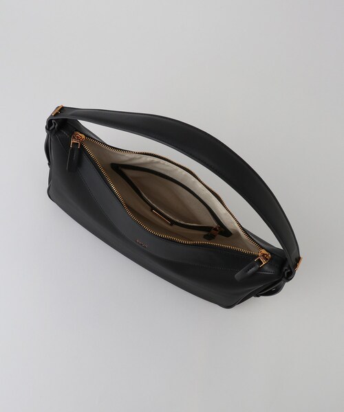 ROPE'（ロペ）の「【E'POR】 C BAG Medium【超軽量】（ハンドバッグ・レディース・ブラック/オフホワイト/カーキ・F）」の10枚目の写真