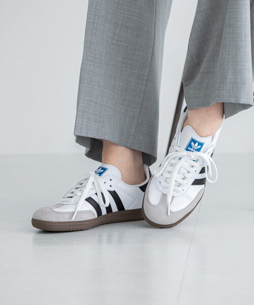 URBAN RESEARCH(アーバンリサーチ)の「adidas SAMBA OG(スニーカー・レディース・フットウェアホワイト・23.5/24/24.5/25)」の2枚目の写真