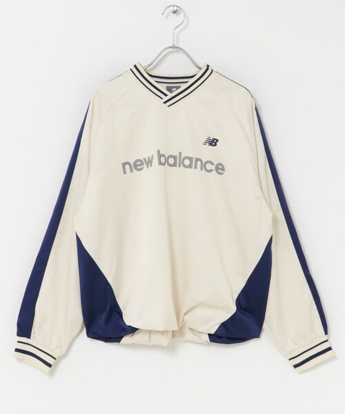 URBAN RESEARCH DOORS(アーバンリサーチドアーズ)の「NEW BALANCE サテンウーブンプルオーバー(その他トップス・レディース・グリーン/リネン・M)」の1枚目の写真