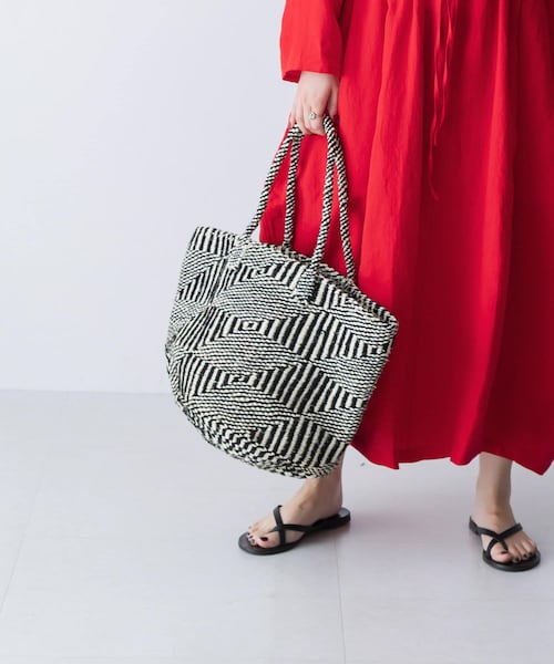 かぐれ（カグレ）の「アフリカンスクエア サイザルバッグ10×12（かご