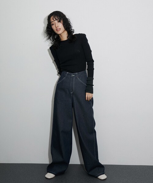 ADAM ET ROPE'（アダムエロペ）の「【公式サイト限定】【OperaSPORT】DEVIN JEANS（デニムパンツ・レディース・ネイビー・XS/S）」の17枚目の写真