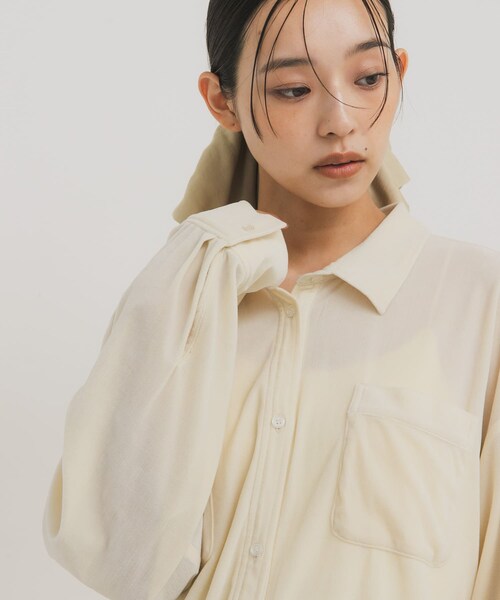 KBF（ケイビーエフ）の「サテンシュシュ(特大)（ヘアゴム・レディース・BEIGE/D.KHAKI・One）」の5枚目の写真