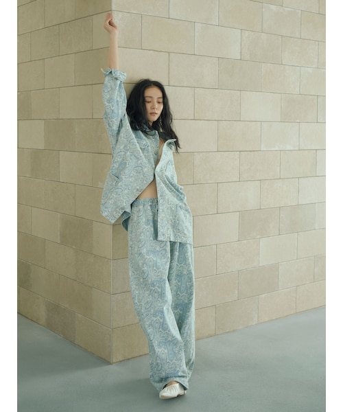Ungrid（アングリッド）の「ペイズリーラフデニムパンツ（デニムパンツ・レディース・ブルー・F）」の2枚目の写真