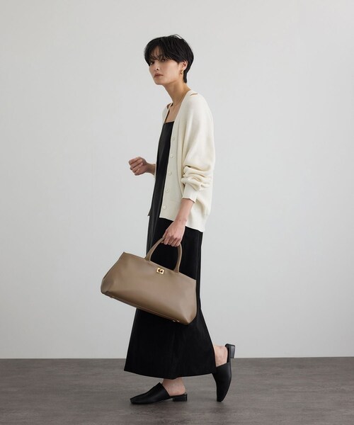 ADAM ET ROPE'(アダムエロペ)の「【WEB限定】【W S(ドゥーブル)】ソフトレザーメタルロックボストン(ハンドバッグ・レディース・ブラック/ブラック系/ベージュ系・F)」の14枚目の写真