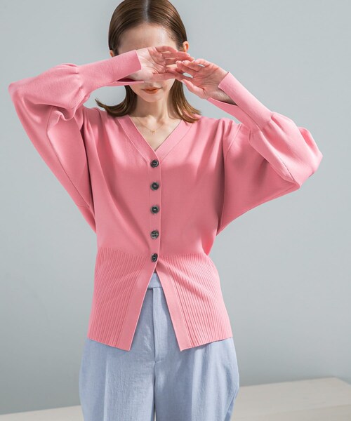 URBAN RESEARCH ROSSO（アーバンリサーチロッソ）の「Vネックリブフロント釦デザインニット（カーディガン/ボレロ・レディース・L/GREIGE/PINK・Free）」の22枚目の写真