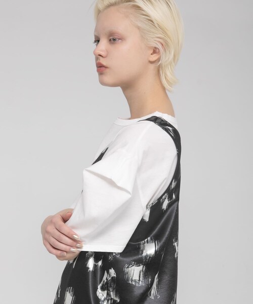 LAATO（ラート）の「tack sleeve tee（Tシャツ/カットソー・レディース・パール/インク/キャメル・Free）」の8枚目の写真