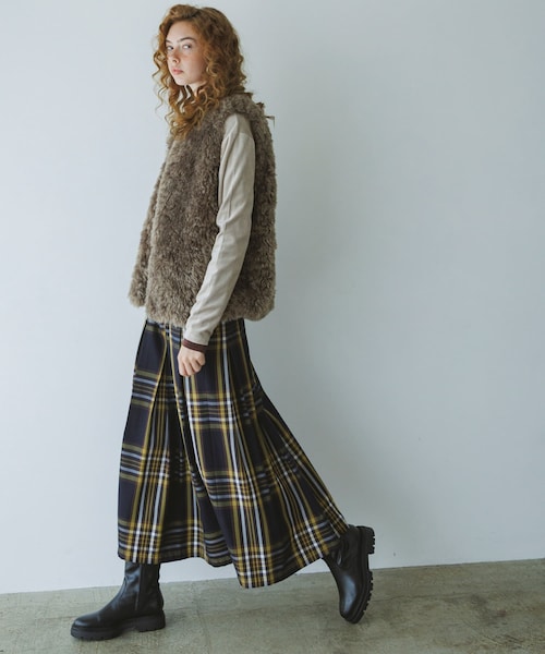 URBAN RESEARCH Sonny Label（アーバンリサーチサニーレーベル）の「タックチェックイージースカート（スカート・レディース・ブラック系/イエロー系/ブラウン系・36/38）」の5枚目の写真