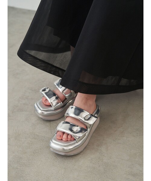 ELENDEEK（エレンディーク）の「DOUBLE BAND SANDAL（サンダル・レディース・オフホワイト/ブラック/シルバー・37/38）」の17枚目の写真