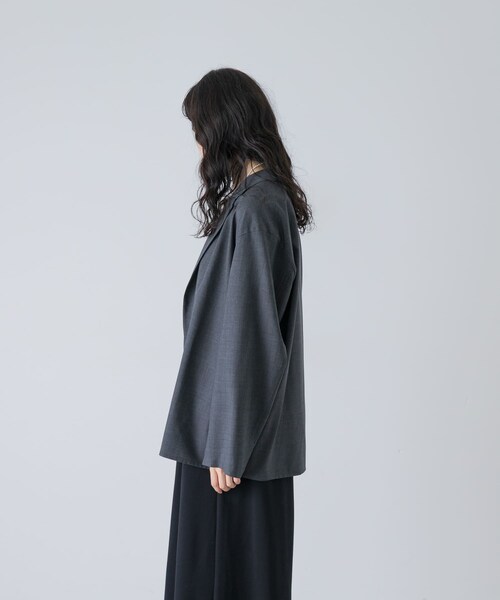 かぐれ（カグレ）の「YLEVE　WOOL TROPICAL WORK JACKET（テーラードジャケット・レディース・CHARCOAL・1）」の12枚目の写真