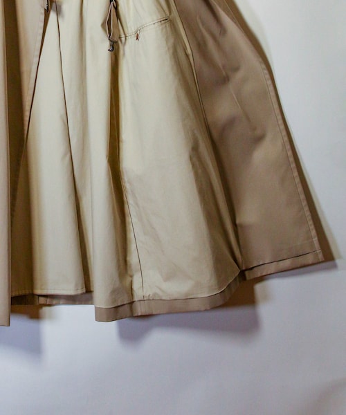 ADAM ET ROPE'（アダムエロペ）の「【blurhms】Gabardine Double Belt Trench Coat（トレンチコート・メンズ・ブラック/ベージュ・2/3）」の17枚目の写真