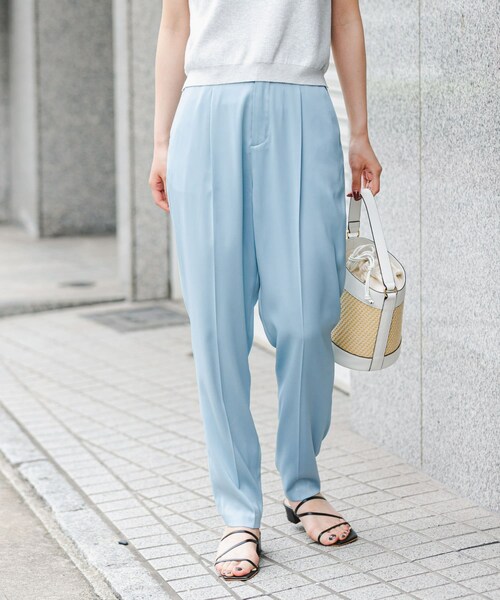 URBAN RESEARCH ROSSO（アーバンリサーチロッソ）の「F by ROSSO　サテンテーパードカラーパンツ（その他パンツ・レディース・BLUE/YELLOW・36/38）」の4枚目の写真