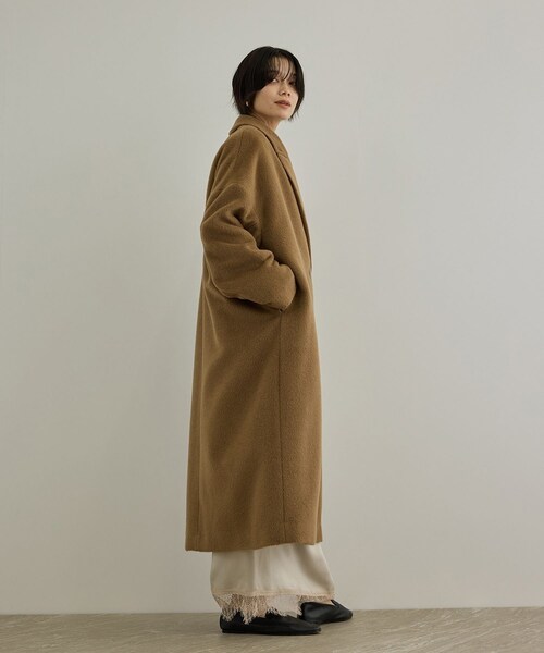 ADAM ET ROPE'(アダムエロペ)の「MTR アルパカシャギーロングコート / 軽量(チェスターコート・レディース・チャコール/キャメル・F)」の21枚目の写真