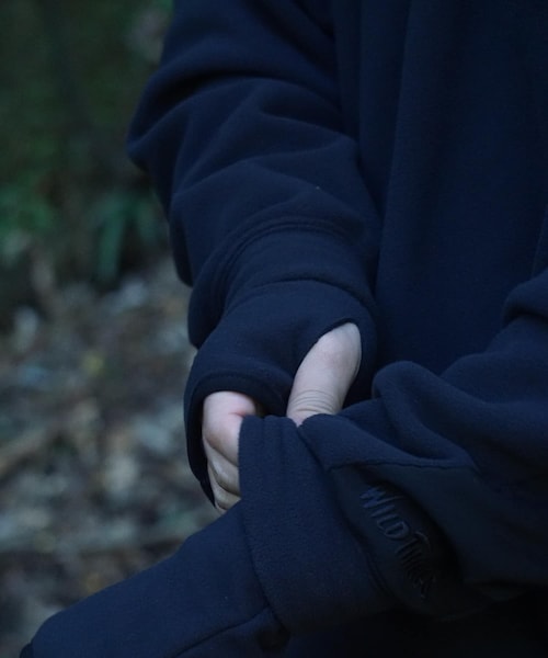 URBAN RESEARCH（アーバンリサーチ）の「WILDTHINGS×LAKE SEEKERS　POLARTEC DRAWSTRING HOOD（パーカー・メンズ・Black・M/L/XL）」の3枚目の写真