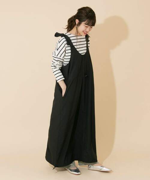 ITEMS URBANRESEARCH（アイテムズ アーバンリサーチ）の「レインウェアジャンパースカート（サロペット/オーバーオール・レディース・KHAKI/BEIGE/BLACK・one）」の6枚目の写真
