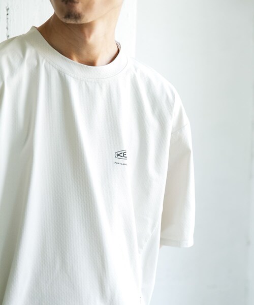 URBAN RESEARCH DOORS(アーバンリサーチドアーズ)の「『別注』KEEN×DOORS DRY TECH LOGO T-SHIRTS(Tシャツ/カットソー・メンズ・WHITE/BLACK/TIMBER・M/L/XL)」の9枚目の写真