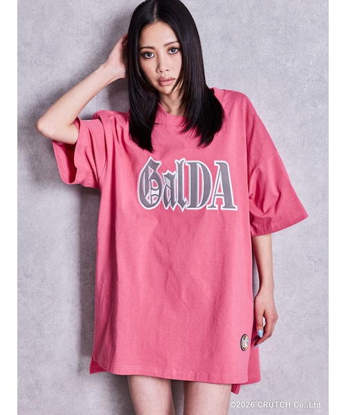 GYDA（ジェイダ）の「GYDA×GALFY BACK LOGO BIG Tシャツ（Tシャツ/カットソー・レディース・オフホワイト/ブラック/ピンク・F）」の3枚目の写真