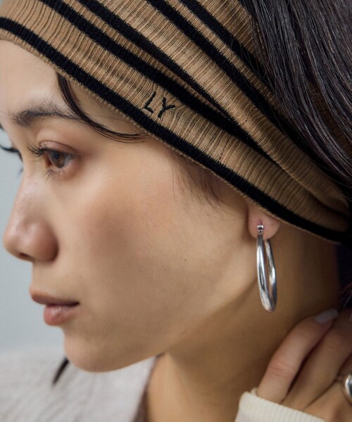 ADAM ET ROPE'（アダムエロペ）の「【J'aDoRe・店舗限定】【La Maison de Lyllis（メゾンドリリス）】HAIRBAND ヘアバンド（ヘアバンド・レディース・ブラック系/ベージュ系/グリーン/オレンジ系・F）」の18枚目の写真