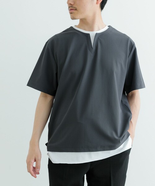 ITEMS URBANRESEARCH(アイテムズ アーバンリサーチ)の「『イージーケア/吸水速乾』高機能ワッフル フェイクレイヤーキーネックTシャツ(Tシャツ/カットソー・メンズ・CHA/BEG/KHK/BLU・M/L)」の8枚目の写真