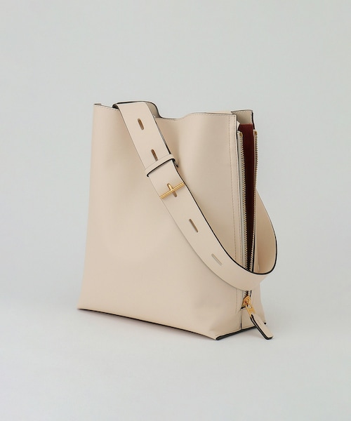 ROPE'（ロペ）の「【E'POR】Y BAG Shoulder Medium（サイドジップショルダーバッグ）【WEB限定/一部店舗限定】【メディア掲載】（ショルダーバッグ・レディース・ベージュ系/ワイン/パープル系・F）」の3枚目の写真