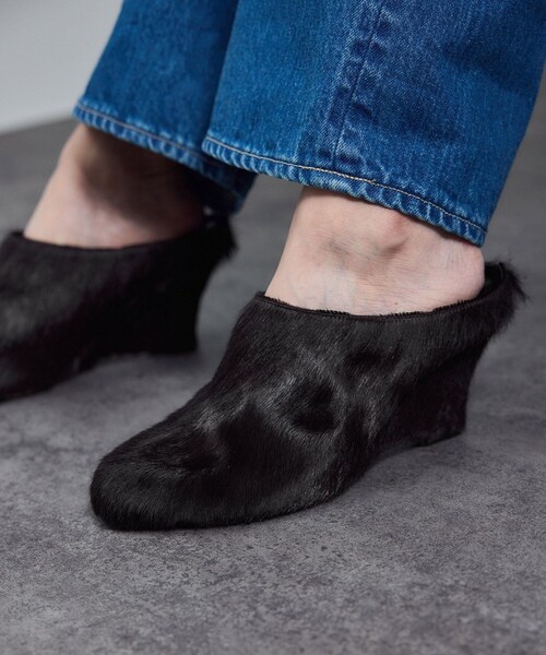 ADAM ET ROPE'(アダムエロペ)の「【J'aDoRe限定】【BRENTELLA(ブレンテッラ)】MAGALI / ポニーウェッジミュール(その他シューズ・レディース・ブラック系・35.5/36.5/37.5/38.5)」の18枚目の写真