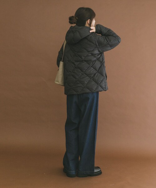 ITEMS URBANRESEARCH（アイテムズ アーバンリサーチ）の「TAION　HOOD DOWN JACKET（その他アウター・レディース・BLK/OFF/D.CHOCO・M/L/XL）」の17枚目の写真
