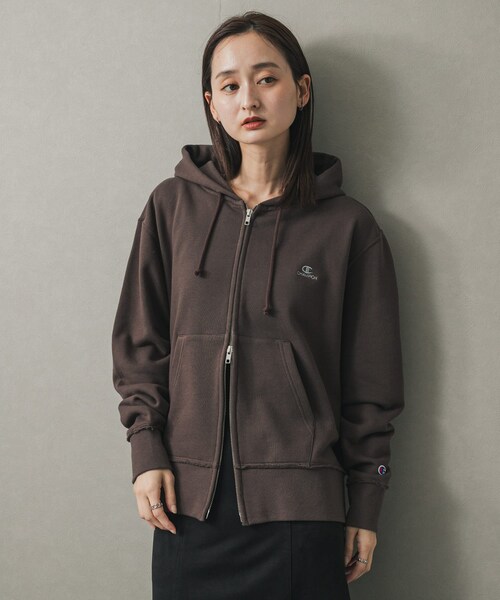 SENSE OF PLACE by URBAN RESEARCH（センスオブプレイスバイアーバンリサーチ）の「『別注』Champion×SENSE OF PLACE　ジップパーカー（パーカー・レディース・OATMEAL/BROWN/GREEN・one）」の5枚目の写真