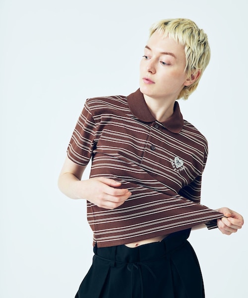 ADAM ET ROPE'（アダムエロペ）の「【Chocomoo×ADAM ET ROPE'】刺しゅうPOLO（ポロシャツ・レディース・ブラック系/ダークブラウン・F）」の4枚目の写真