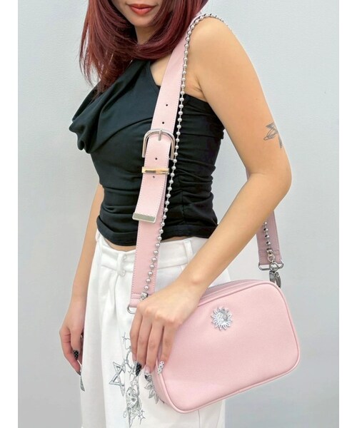 EVRIS（エヴリス）の「ボールチェーンショルダーBAG（ショルダーバッグ・レディース・ホワイト/ブラック/ピンク・F）」の6枚目の写真