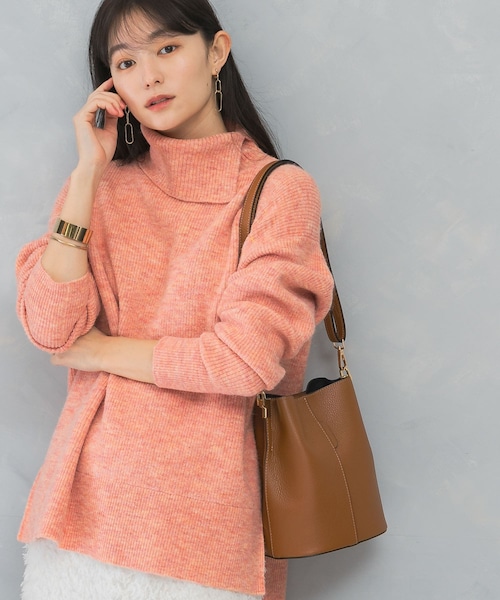 URBAN RESEARCH ROSSO（アーバンリサーチロッソ）の「スリットタートルネックニット（ニット/セーター・レディース・L.GRAY/L.BEIGE/MIX PINK・FREE）」の3枚目の写真