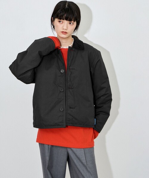 ADAM ET ROPE'(アダムエロペ)の「【LAVENHAM for ADAM ET ROPE'】別注 SQUARE HEM RAYDON(ナイロンジャケット・レディース・ブラック/ベージュ・F)」の12枚目の写真