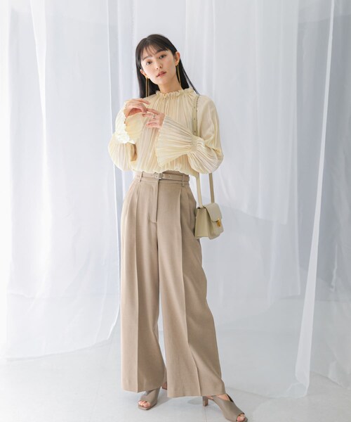 URBAN RESEARCH ROSSO（アーバンリサーチロッソ）の「2WAYプリーツブラウス（シャツ/ブラウス・レディース・OFF WHITE/BLUE/BLACK・FREE）」の11枚目の写真