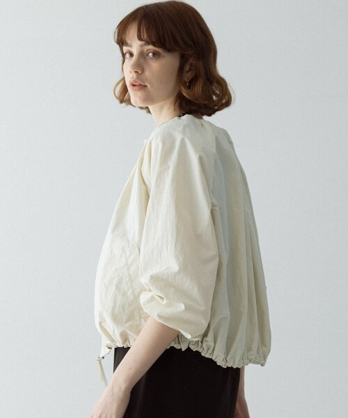 URBAN RESEARCH Sonny Label（アーバンリサーチサニーレーベル）の「『UR TECH』バルーンショートブルゾン（ブルゾン・レディース・ブラック/アイボリー/ベージュ・Free）」の6枚目の写真