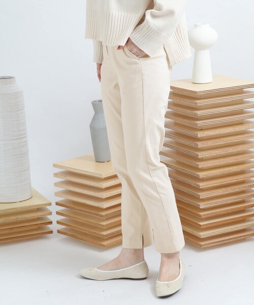 SENSE OF PLACE by URBAN RESEARCH(センスオブプレイスバイアーバンリサーチ)の「ストレッチスリムテーパードパンツ(その他パンツ・レディース・L.KHAKI/IVORY/BLACK/BURGUNDY・XS/S/M/L)」の1枚目の写真