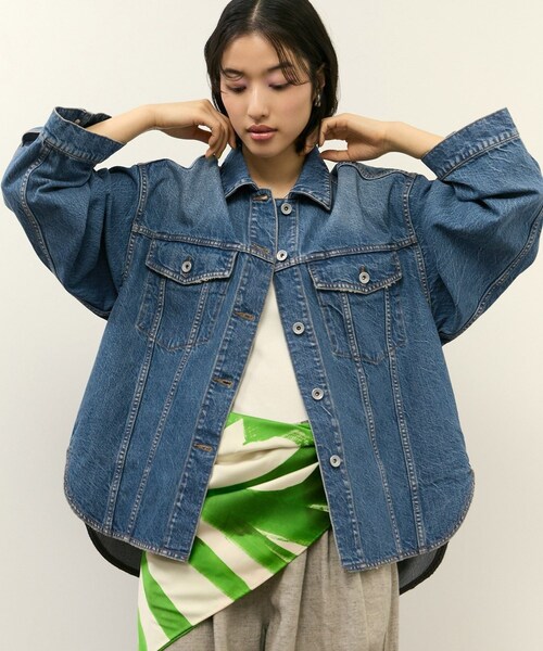 ADAM ET ROPE'(アダムエロペ)の「【サステナブル】シャツライクGジャン(デニムジャケット・レディース・ブルー系/サックス・36/38)」の5枚目の写真