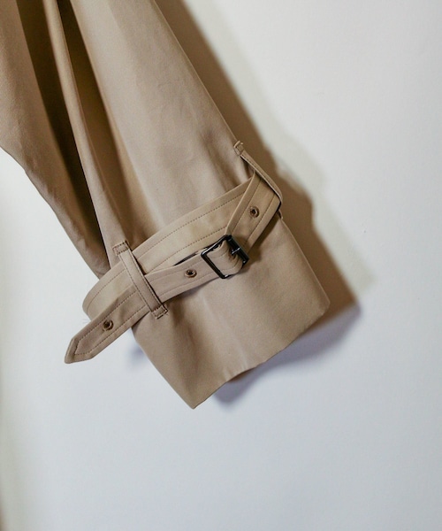 ADAM ET ROPE'（アダムエロペ）の「【blurhms】Gabardine Double Belt Trench Coat（トレンチコート・メンズ・ブラック/ベージュ・2/3）」の12枚目の写真
