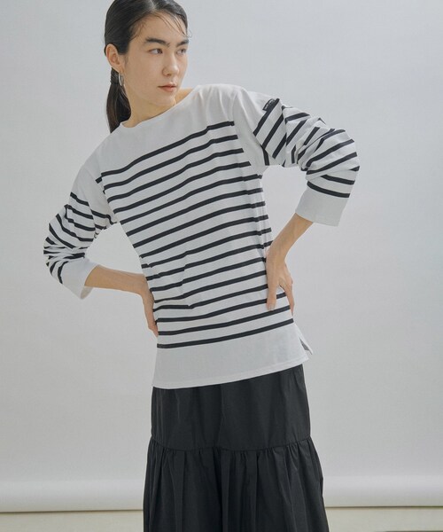 ADAM ET ROPE'（アダムエロペ）の「【公式サイト限定】【SAINT JAMES（セントジェームス）】NAVAL（ナヴァル）（Tシャツ/カットソー・レディース・ブラック系/ブルー系・3/4/5）」の9枚目の写真