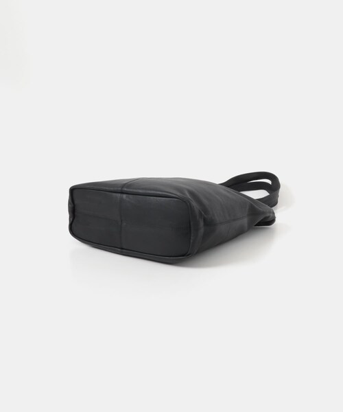 URBAN RESEARCH(アーバンリサーチ)の「Morphee PLANE TOTE(トートバッグ・メンズ・NAPPA BLK・Free)」の5枚目の写真