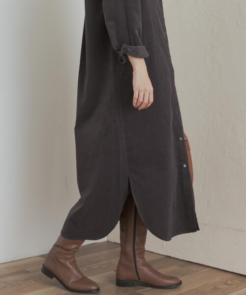 URBAN RESEARCH DOORS（アーバンリサーチドアーズ）の「『WEB/一部店舗限定カラー』『UR TECH』コーデュロイシャツワンピース（ワンピース・レディース・GREIGE/ORANGE/GRAY/L.BLUE/MUSTARD・S/M）」の12枚目の写真