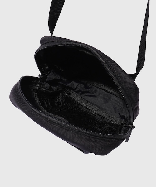 ADAM ET ROPE'（アダムエロペ）の「【MONOLITH/モノリス】SHOULDER STANDARD SSS（ショルダーバッグ・メンズ・ブラック・F）」の20枚目の写真