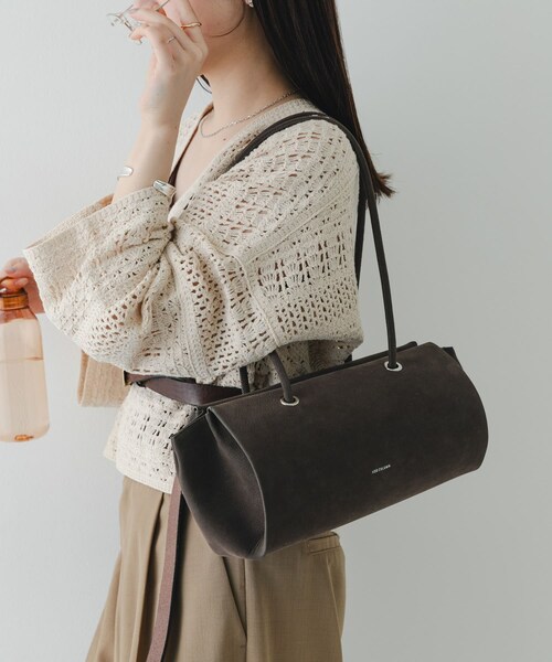 RODE SKO（ロデスコ）の「ADD CULUMN　PAGE BOSTON NUBUCK（ショルダーバッグ・レディース・GRAY・-）」の3枚目の写真