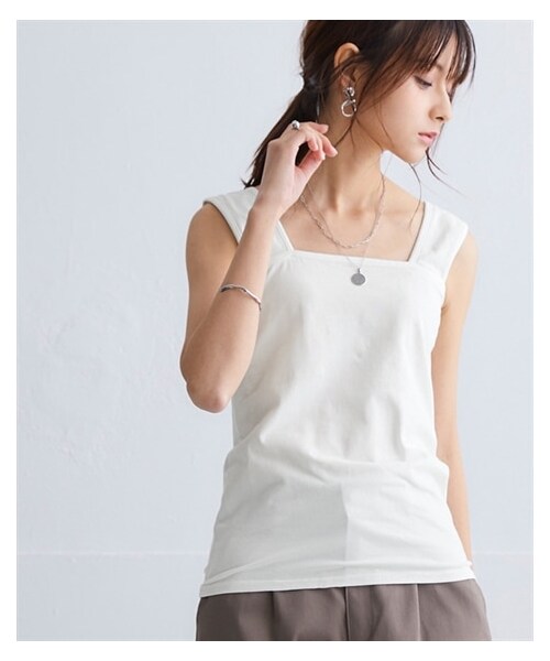 nissen（ニッセン）の「接触冷感カットソースクエアネック綿混タンクトップ（ブラヒモが見えにくい）（キャミソール・レディース・オフホワイト/黒・S/M/L/LL）」の11枚目の写真
