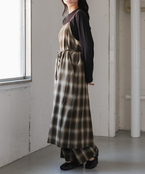 URBAN RESEARCH DOORS(アーバンリサーチドアーズ)の「FORK&SPOON オンブレチェックエプロンワンピース(ワンピース・レディース・BLU×BRN/BEG×KHK・1/2)」の19枚目の写真