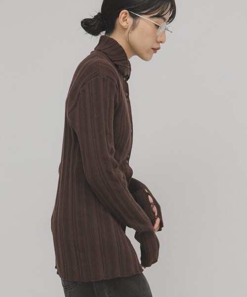 KBF（ケイビーエフ）の「ボタンアップランダムRIBニット（ニット/セーター・レディース・L.BEIGE/BROWN/CHARCOAL・One）」の17枚目の写真