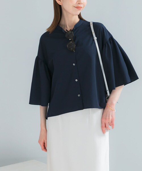 URBAN RESEARCH ROSSO（アーバンリサーチロッソ）の「『一部WEB限定カラー』UVカットウォッシャブルリネン混ブラウス（シャツ/ブラウス・レディース・OFF/NAVY/YELLOW/RED・Free）」の21枚目の写真